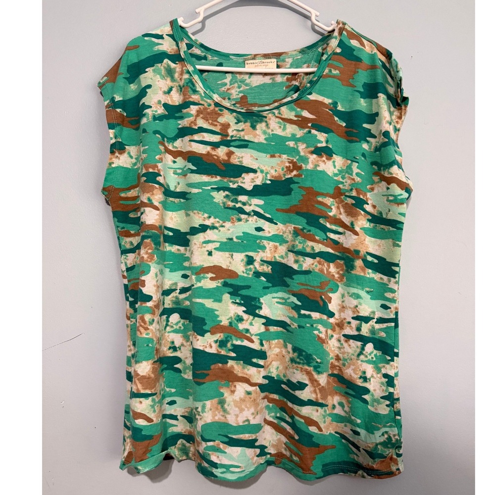 Bobbie Brooks Size 1X Camo Print Split Back Sleeveless Top Green Brown Camo 1724